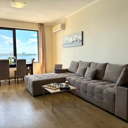 Cosher - Gardenia Palace 11 * Πομόριε