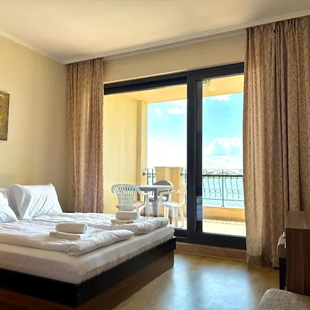 Cosher - Gardenia Palace 11 * Πομόριε